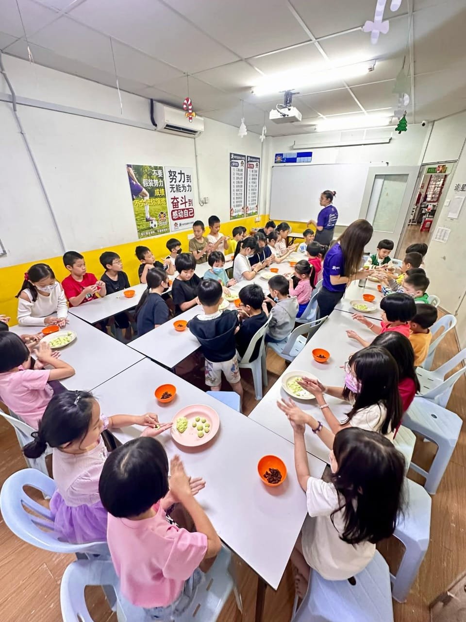 GLEXiS 烹饪班:学生动手做点心